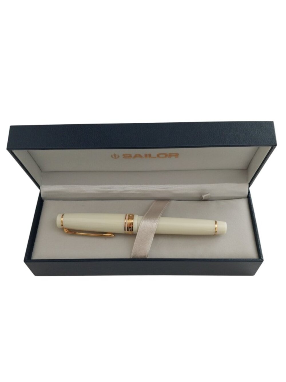 SAILOR Limited Edition Pro Gear Classic Fountain Pen Daisy White New in Box
